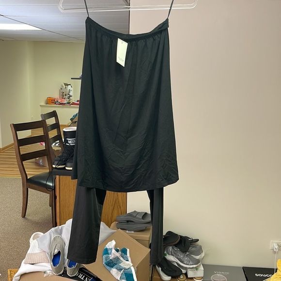 Mia Mod Women's Fashion Sway Skirt with Leggings - Picture 3 of 5